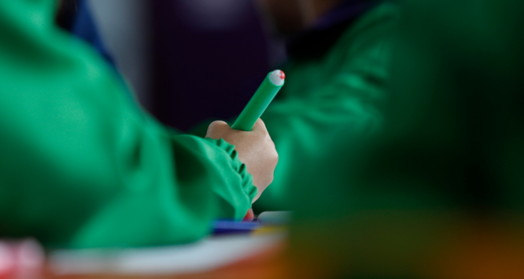 Advierten riesgos de deserciones futuras tras baja en matrículas para ingresar a pre-kinder