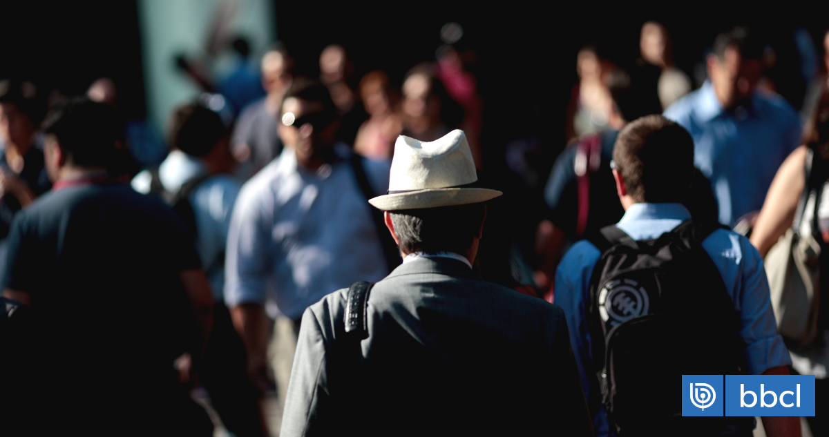 Desempleo en Chile se mantiene en 8,7% mientras la informalidad disminuye