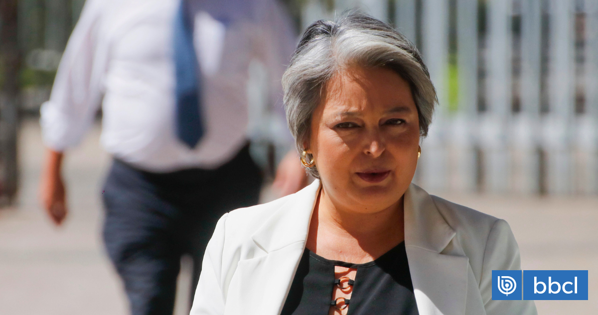 Jara emplaza a Kaiser para que renuncie a dieta parlamentaria: 