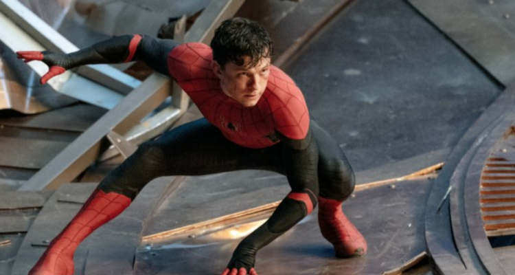 Tom Holland como Spider Man en referencia a cuarta entrega de la cinta