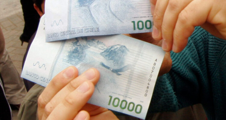 INE reporta que los sueldos en Chile se fortalecieron nuevamente ante contención de la inflación