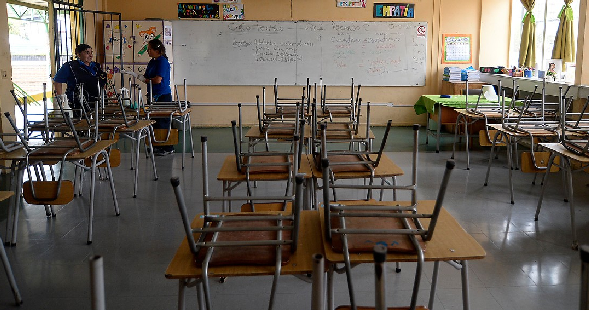 San Antonio: suspenden clases en dos establecimientos tras muerte de alumno por presunta meningitis