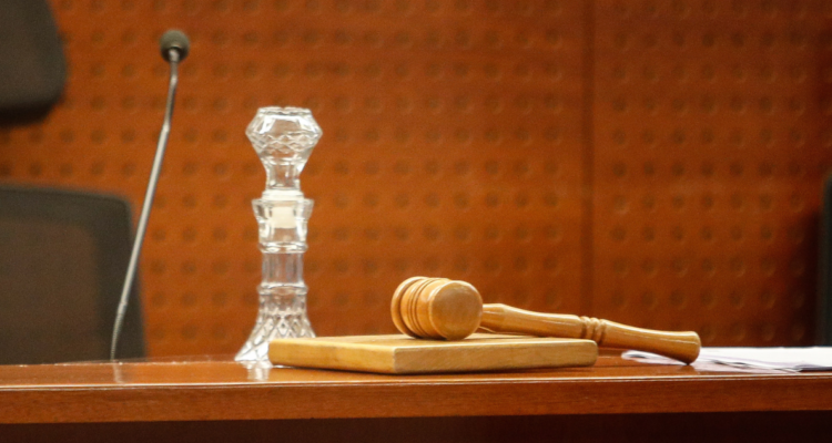 Fiscalía investiga a jueza de Los Ángeles tras sobreseer a clientes de abogadas ya formalizadas