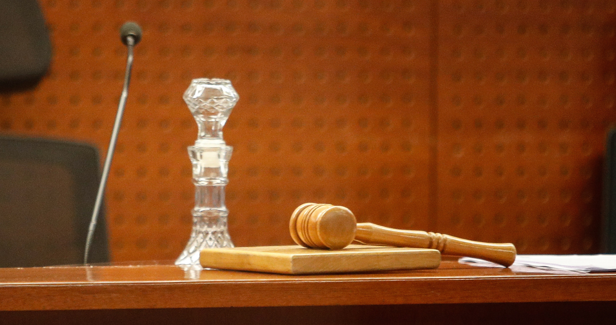 Fiscalía investiga a jueza de Los Ángeles tras sobreseer a clientes de abogadas ya formalizadas