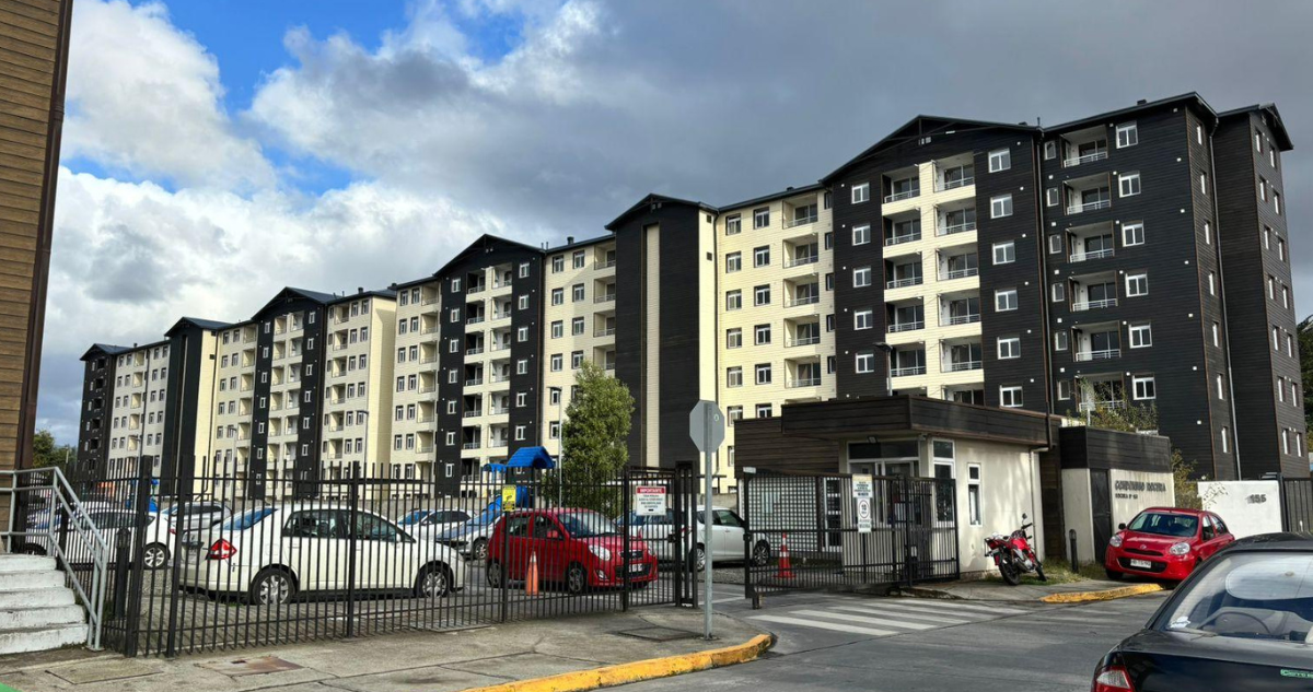 A 5 meses de su entrega: residentes de condominio de Valdivia reclaman por fallas en departamentos
