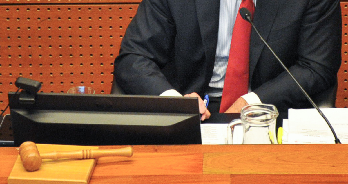 Reagendan por tercera preparación de de juicio oral de juez que grabó a mujeres en gimnasio de Concón