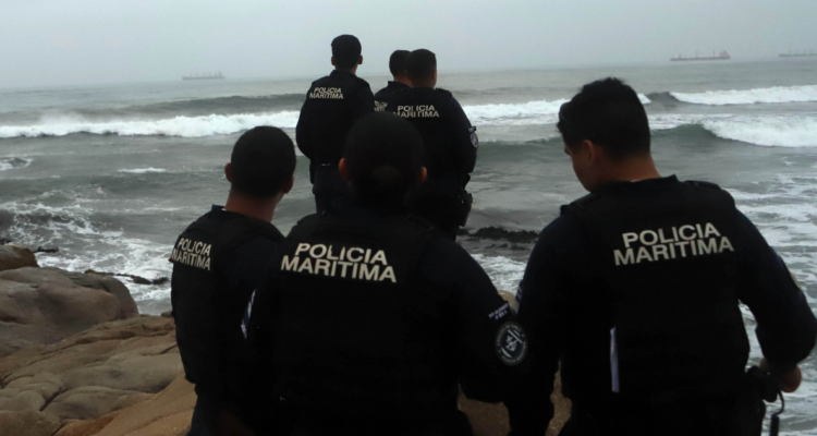 Cadáver flotando en bahía de San Antonio