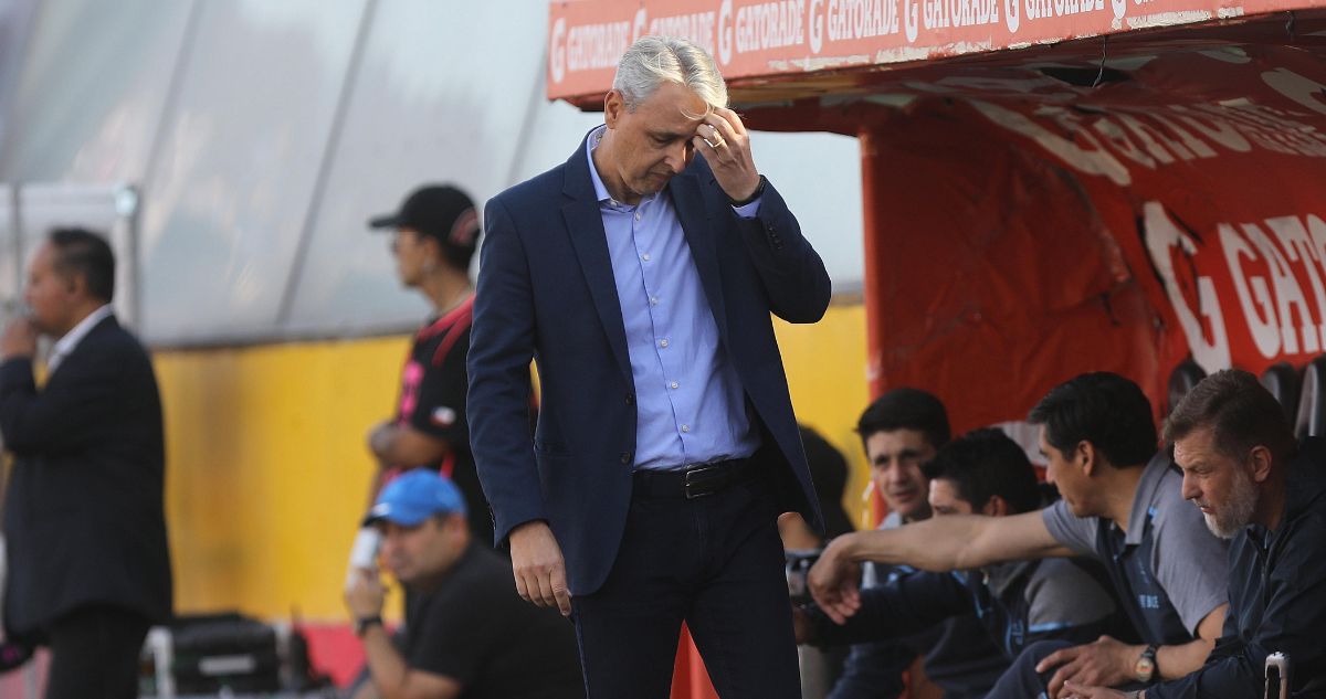 Tiago Nunes asegura que es “imposible” que deja la UC