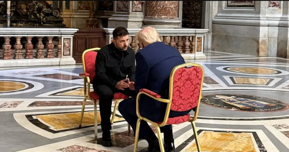 Así fue la reunión entre Trump y Zelenski en medio de la despedida del papa Francisco