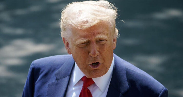 Trump acuerda “alivio” con automotrices por los aranceles: les reembolsará a quienes fabriquen en EEUU