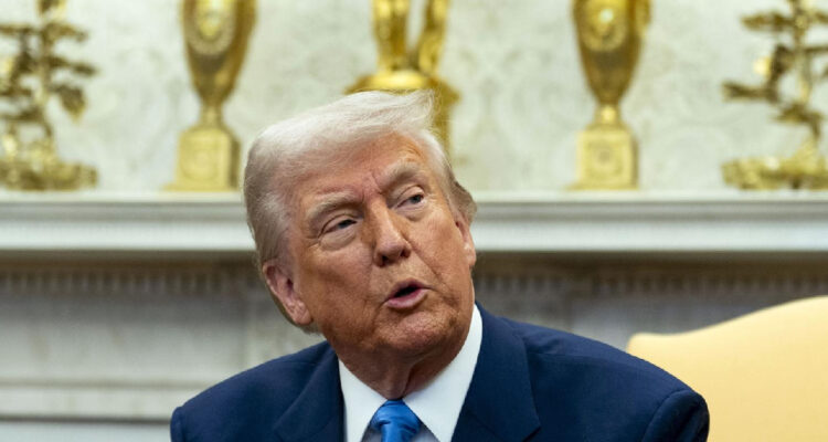 Trump dice que China ya se contactó con EEUU por aranceles: “Estamos hablando con todo el mundo”