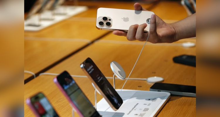 Trump exime de aranceles a smartphones, computadores portátiles y otros dispositivos electrónicos