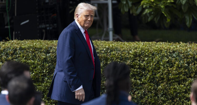 Guerra Comercial: la Casa Blanca dice que China podría encarar aranceles de hasta el 245%