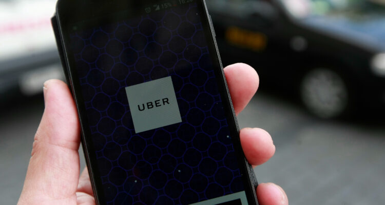 Reflota pugna entre Gobierno y Apps de Transporte, por Ley que dejaría fuera a miles de conductores