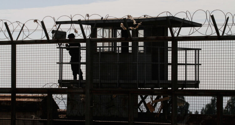 No será un traje a rayas: en mayo se estrenará uniforme para reos más peligrosos