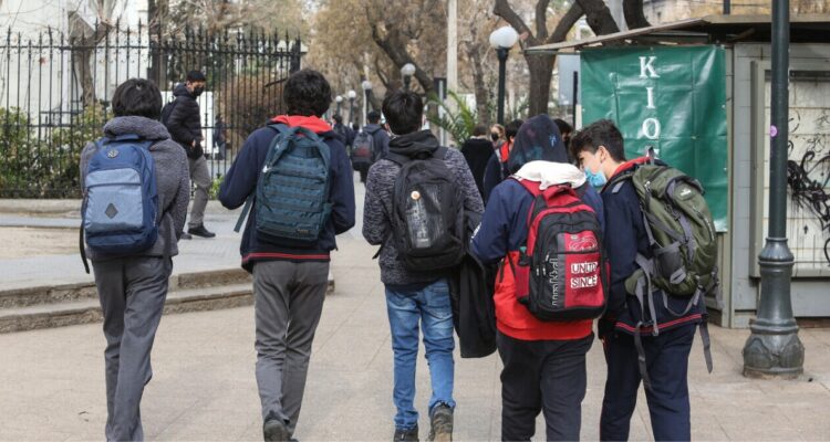 Cuándo son, inician, parten, comienzan las vacaciones de invierno 2025 en Chile según el calendario escolar y qué regiones tendrán 3 semanas.