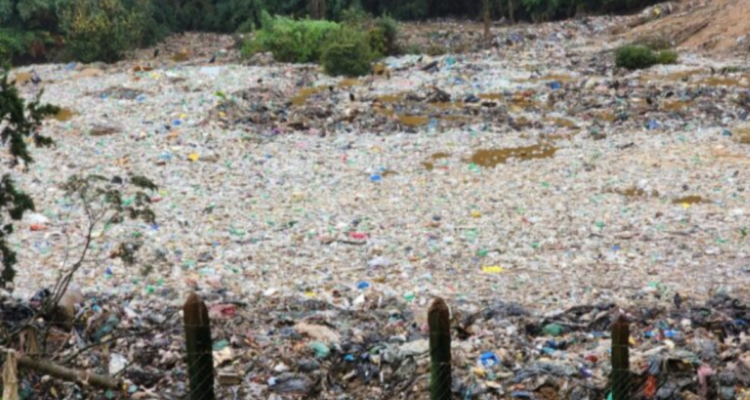 Imagen de vertedero Morrompulli por funcionamiento sin resolución sanitaria