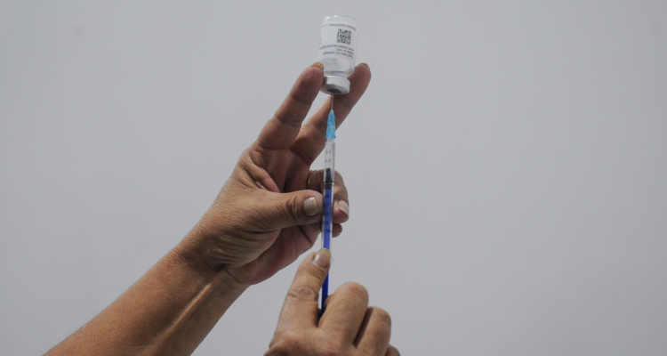 Quiénes pueden vacunarse contra el virus sincicial en 2025 y cómo encontrar un vacunatorio cercano