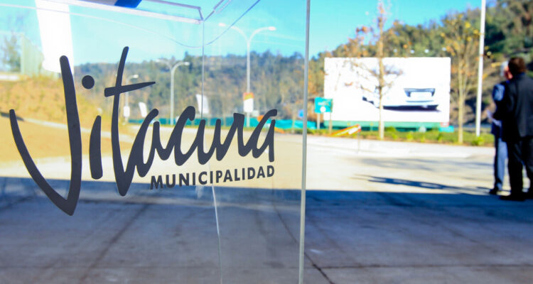 Vitacura triunfa en la Suprema: ratifican término de polémica concesión de estacionamientos