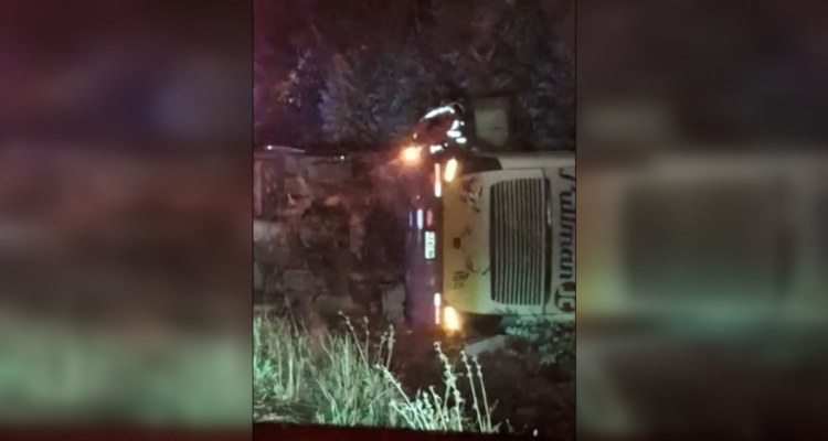 Volcamiento de bus en la ruta que una a Los Sauces y Purén