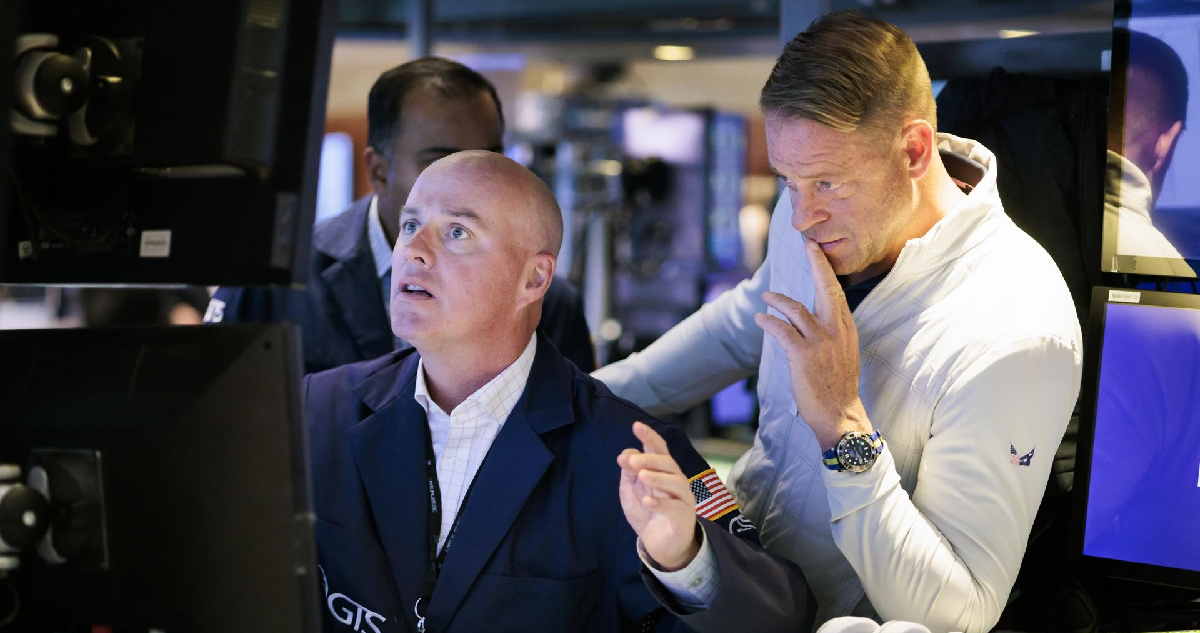 Wall Street cierra mixto tras las nuevas amenazas de Trump a China y la bolsa chilena profundiza caída