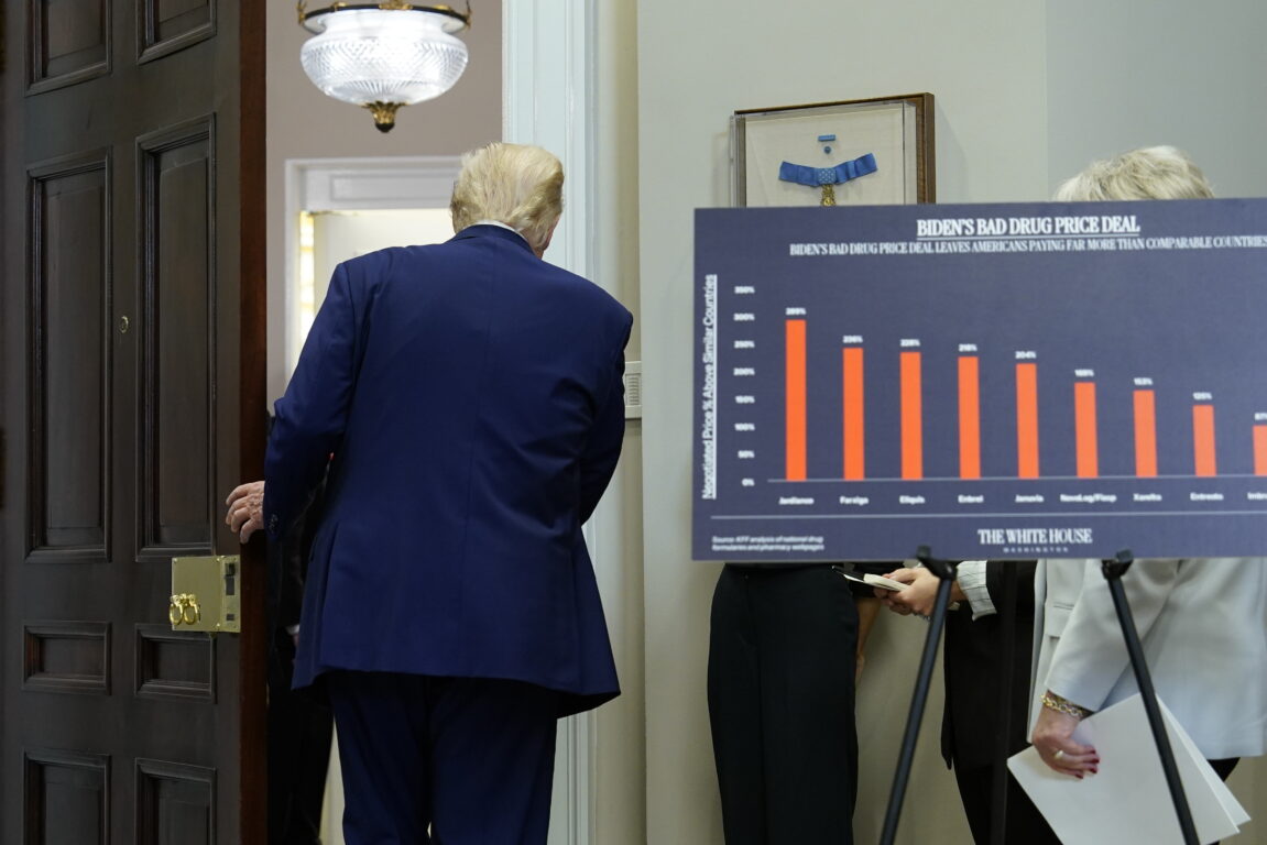 Hasta un 90%: Trump firma orden que exige a farmacéuticas bajar precios de medicinas y fija plazo