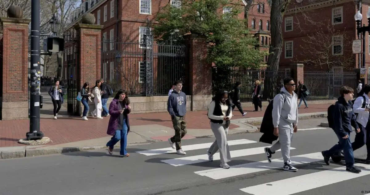 Administración de Trump congela toda nueva subvención a la Universidad de Harvard
