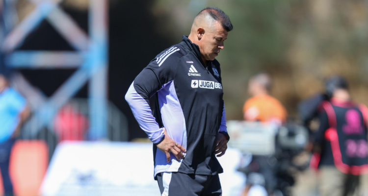 Aseguran que Almirón ya no cuenta con apoyo en Colo Colo: DT chileno toma fuerza para su reemplazo.