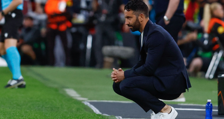 Tras perder final de Europa League: DT del Manchester United ofrece irse del club sin cobrar finiquito