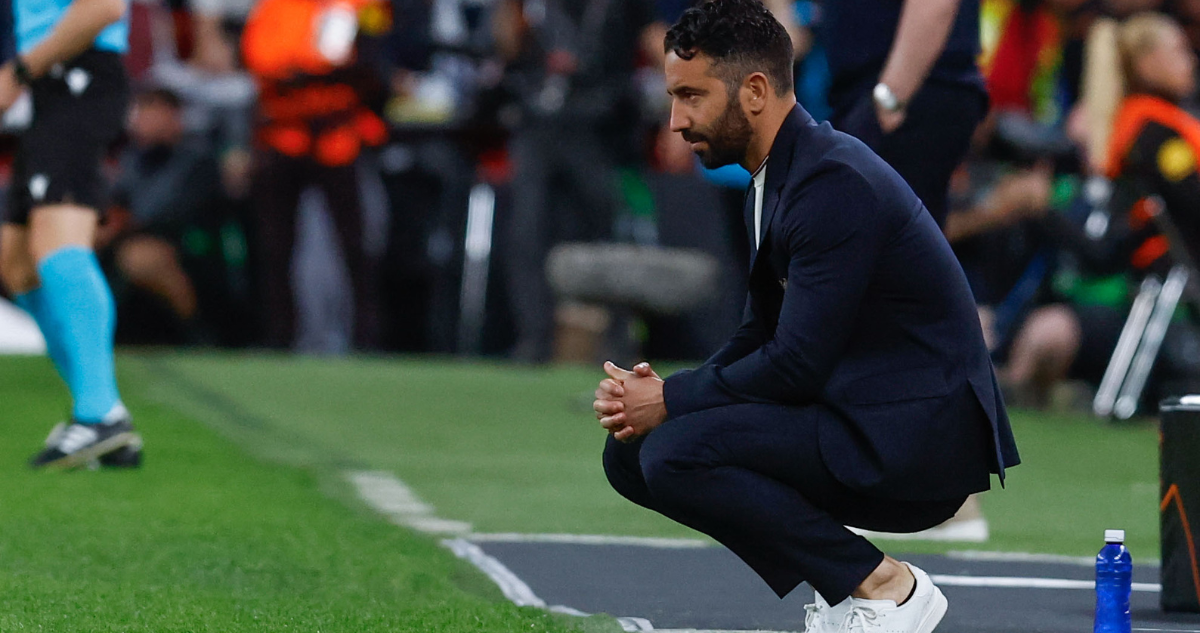 Tras perder final de Europa League: DT del Manchester United ofrece irse del club sin cobrar finiquito