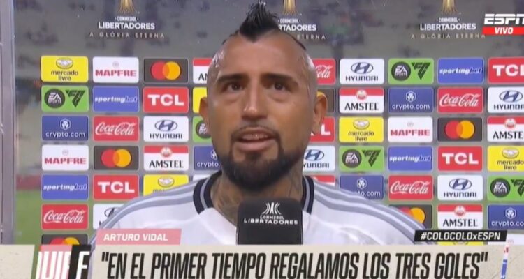 Arturo Vidal y su frustración tras goleada sufrida por Colo Colo ante Fortaleza en la Copa Libertadores