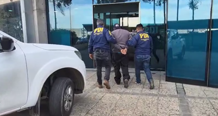 Bomberos detenidos fueron parte de la planificación y encubrimiento del megaincendio de Valparaíso