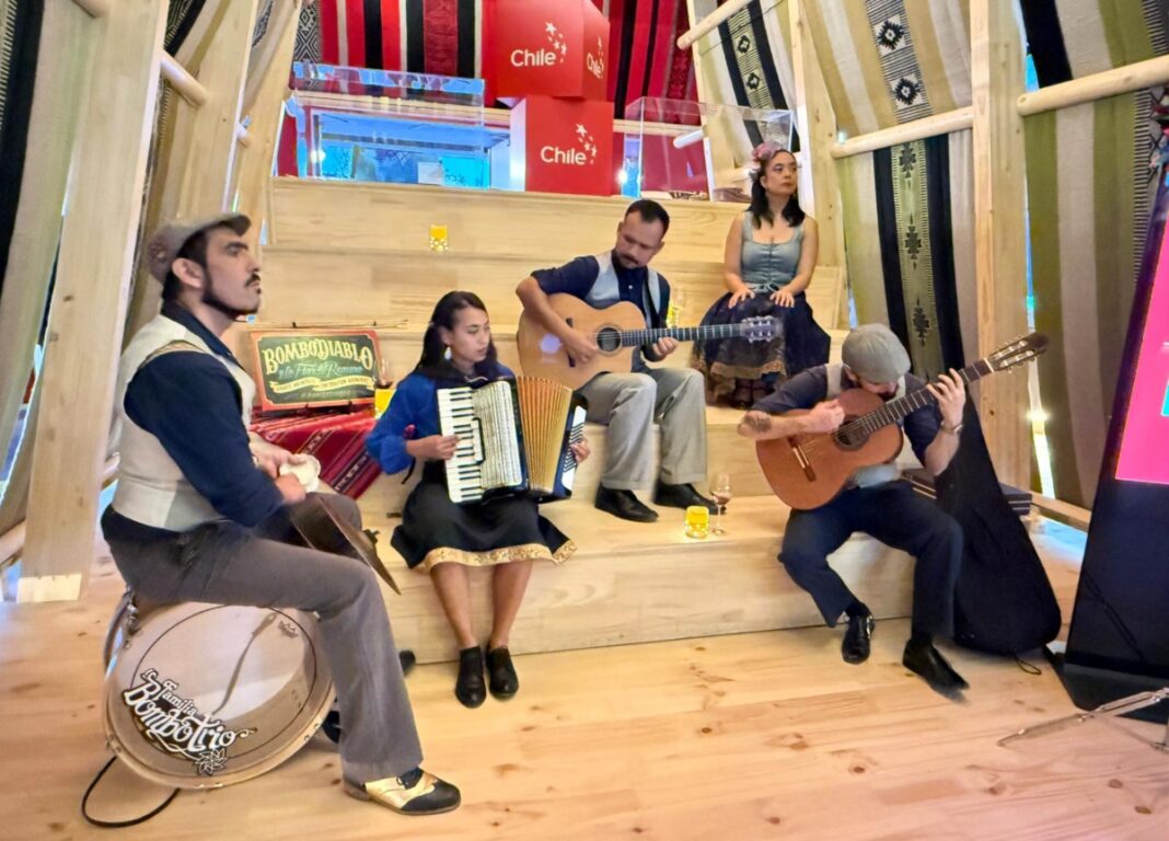 BomboDiablo y La Flor del Romero, música chilena en Expo Osaka 2025: "Ha sido un encuentro mágico"