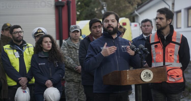 Boric llega a Puerto Varas tras tornado