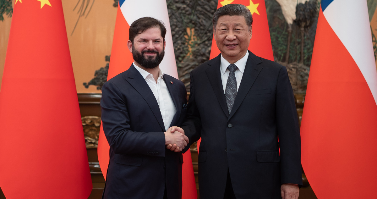 Boric y Xi Jinping concretan bilateral con crítica a guerras comerciales y defensa al multilateralismo