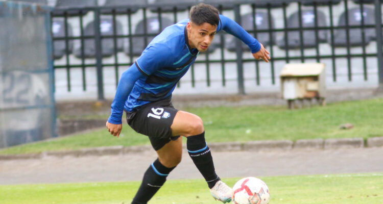 Brayan Garrido jugando para Huachipato