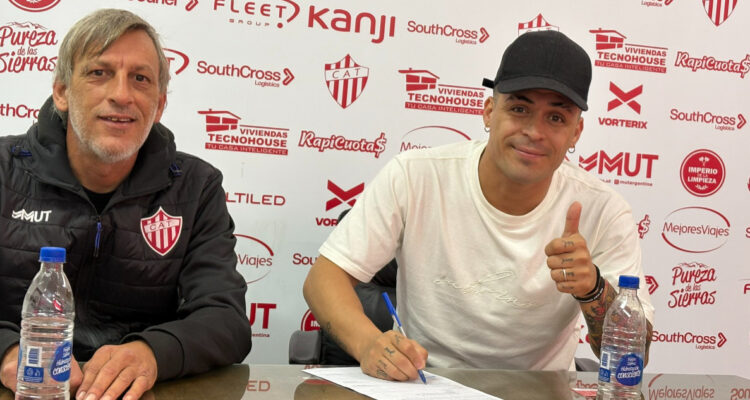 Brian Fernández al ser presentado en Talleres de Remedios