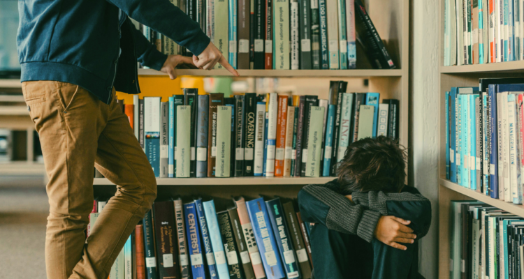 Cómo identificar si los niños sufren bullying en su colegio o Internet ¿Qué pueden hacer los padres?