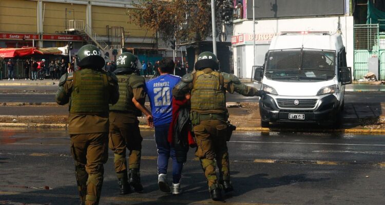 GORE Santiago destina $200 millones para capacitación de DD.HH. a carabineros de la capital