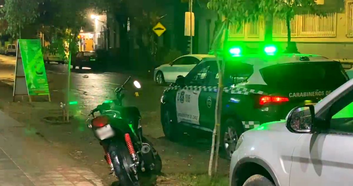 Carabinero frustra a balazos robo en Santiago: hirió a uno de los asaltantes y resto de la banda huyó