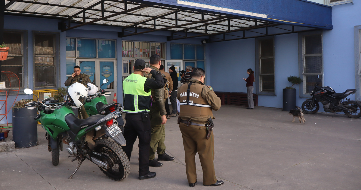 Frontis de colegio donde hermanos fueron heridos en balacera en San Pedro de la Paz