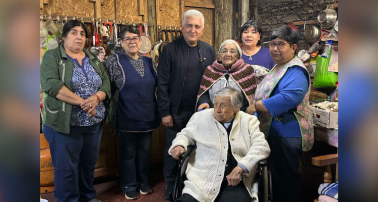 Carlos Escaffi dice que Chile necesita un proyecto común de país que supere las divisiones ideológicas tradicionales, y ese cambio debe venir desde la ciudadanía y no desde la política convencional