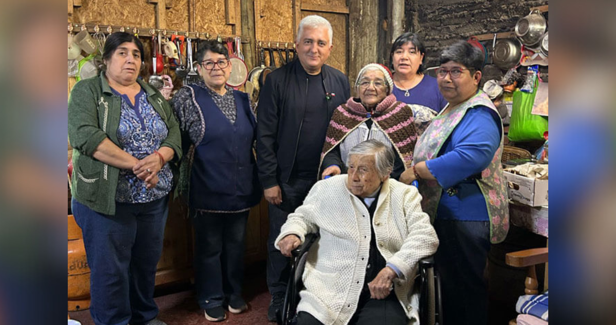 Carlos Escaffi dice que Chile necesita un proyecto común de país que supere las divisiones ideológicas tradicionales, y ese cambio debe venir desde la ciudadanía y no desde la política convencional