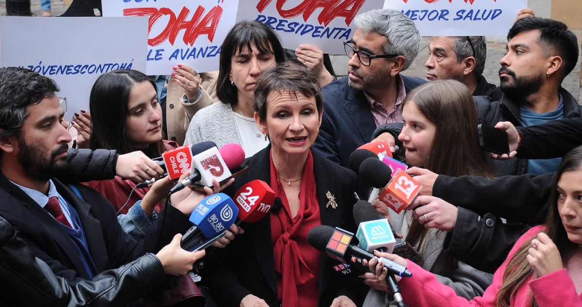 Carolina Tohá presenta a sus voceros de cara a primarias y confirma a Pía Mundaca como jefa de campaña