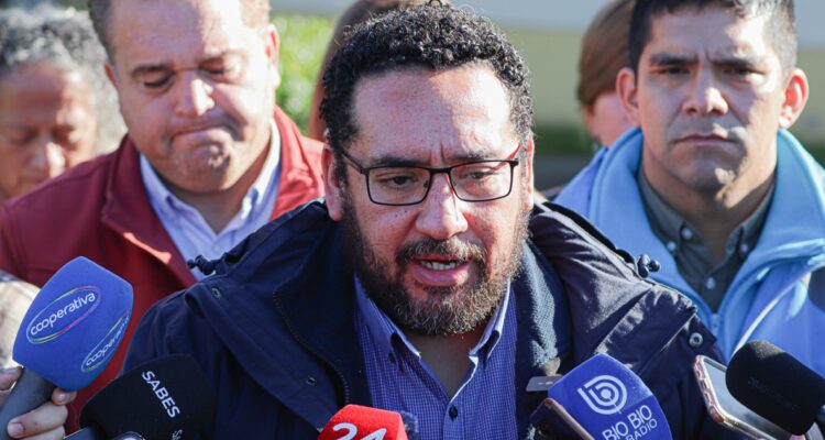 Ministro Cataldo por detectores de metales en colegios tras balacera en San Pedro