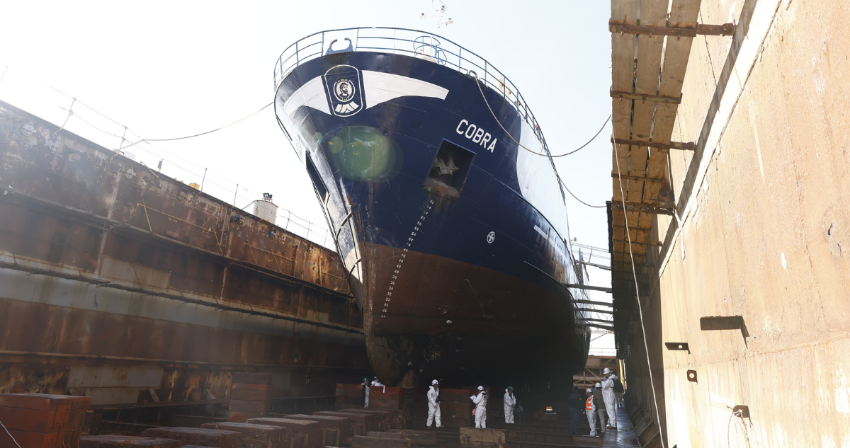 Finalizan peritajes al barco Cobra en dique seco: será trasladado de regreso al puerto de San Vicente