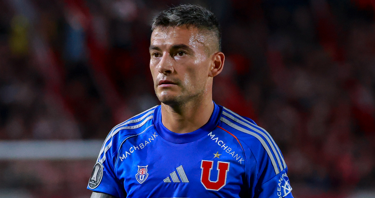 Charles Aránguiz defendiendo a La U por Copa Libertadores