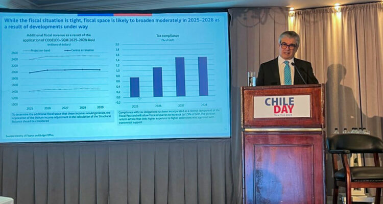 Marcel aterrizó en Nueva York para intentar cautivar a inversionistas de EEUU en el Chile Day 2025