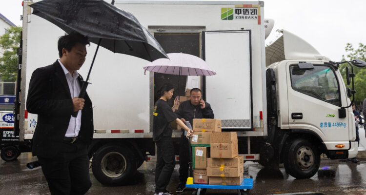 Guerra comercial empezó a pasar factura en China, que ya registra un freno en su producción industrial