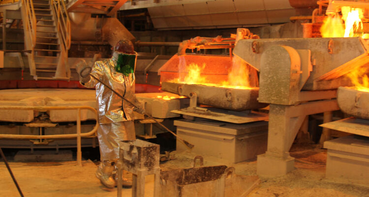 La producción industrial en Chile tomó un impulso en abril gracias a la minería, que aumentó 10,1%